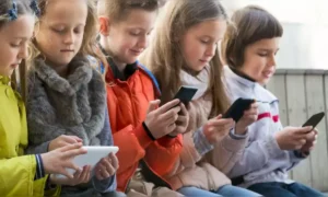 Australia Imposes Social Media Ban for Kids Below 16